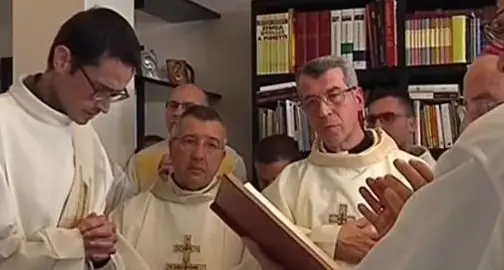 Salvatore ce l’ha fatta: «Che gioia benedire il Papa»