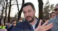 Salvini, la ruspa e i rom