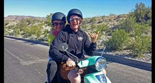 In due in scooter a 16 anni? Ora anche in Italia si può