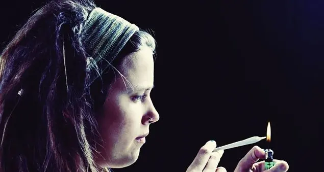 Cresce l'uso di cannabis. Uno studente su quattro fuma spinelli