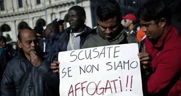 Immigrati, la Firenze multietnica abbraccia il Papa