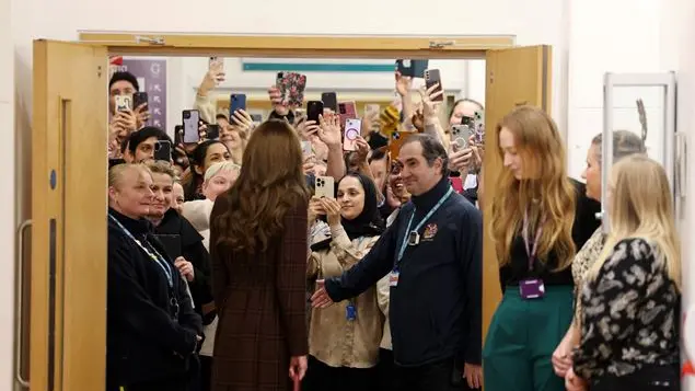 Le immagini dell'incontro di Kate Middleton con i malati di cancro