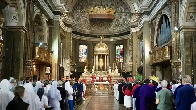 L'arcivescovo di Milano celebra il Corpus Domini e festeggia i 50 anni di sacerdozio