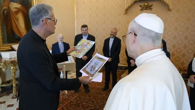 Gli auguri dei lettori di Famiglia Cristiana che abbiamo portato al Papa