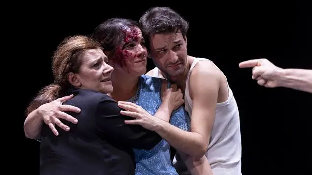 Nei gesti quotidiani si annida una ferità profonda