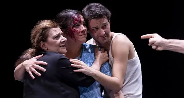 Nei gesti quotidiani si annida una ferità profonda