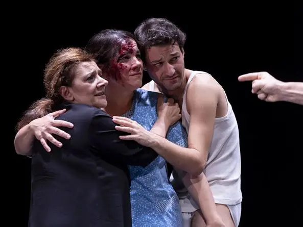 Nei gesti quotidiani si annida una ferità profonda