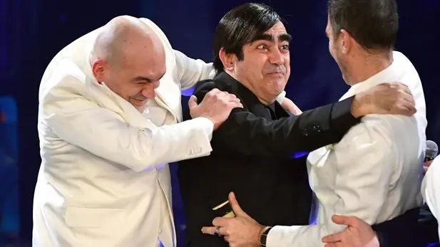 Sanremo, serata rock con Nannini e Pelù. Tra i giovani vince Ultimo