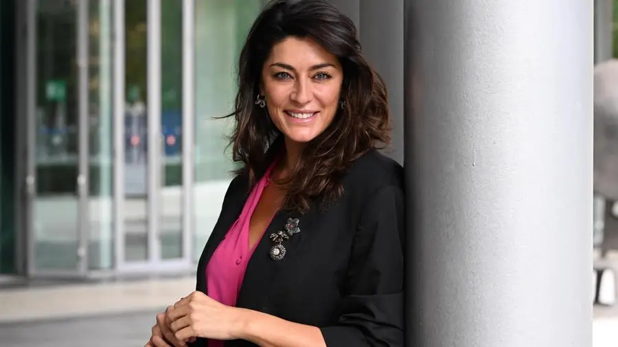 Elisa Isoardi: «Ho lasciato il mio paesino di 200 anime a 15 anni: la provincia è il luogo in cui voglio tornare»