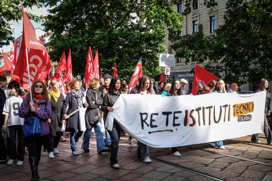 Corteo per lo sciopero nazionale degli istituti tecnici, Milano, 7 Maggio 2026. ANSA/MATTEO CORNER , ANSA