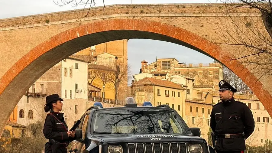 Padre Patriciello, i carabinieri e il coraggio della fragilità dentro alla divisa