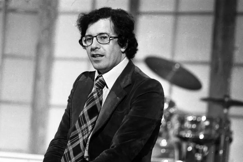 Peppino di Capri partecipa a \\\"Canzonissima\\\" nel 1974