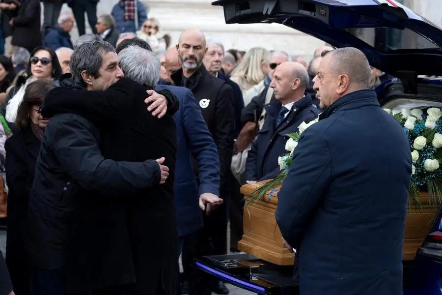 Parenti e amici durante i funerali di Nicola Pietrangeli, nella chiesa di Santa Maria Gran Madre di Dio. Roma , ANSA