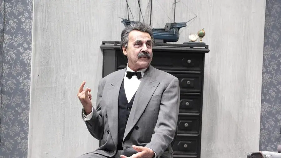 Solenghi fa rivivere Govi senza nostalgia da museo: “Colpi di timone” è teatro popolare nel senso più nobile