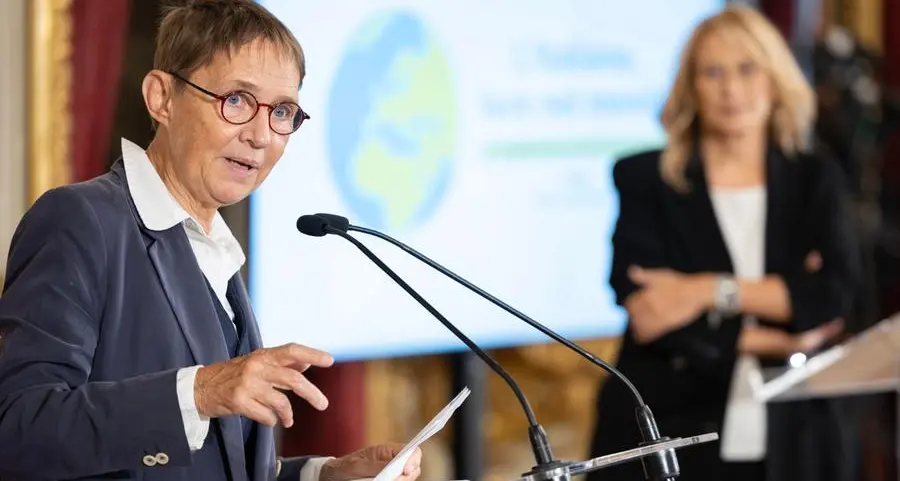 La favola ecologista sull’abete del Papa