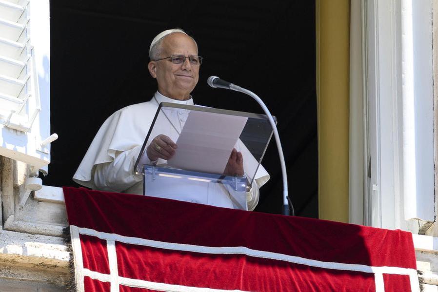 The Pope: «Christ is hope under the scourge of war». Holidays in Castel Gandolfo in July The Pope: «Christ is hope under the scourge of war». Holidays in Castel Gandolfo in July