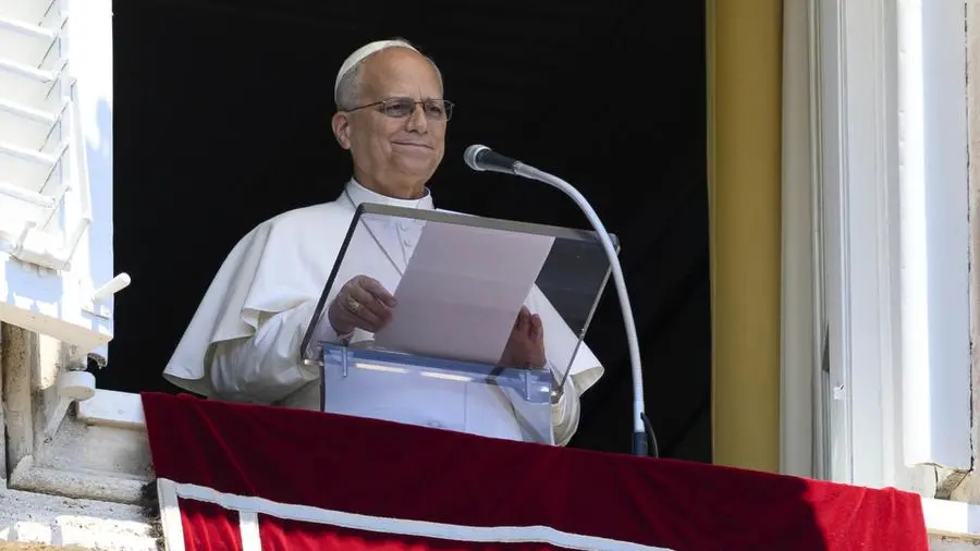 Il Papa: «Cristo è speranza sotto il flagello della guerra». Da oggi le vacanze a Castel Gandolfo