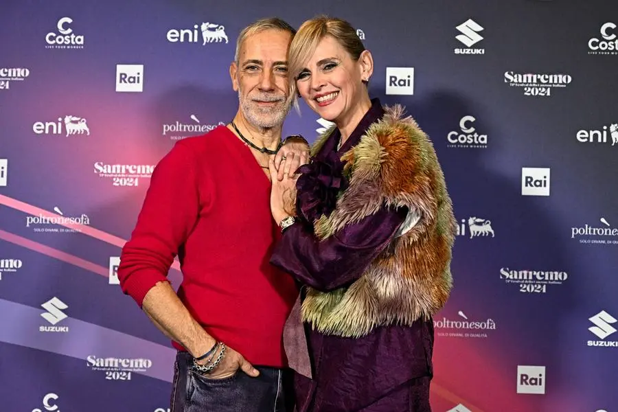 In questa foto: Fabio e Alessandra. I Jalisse sono stati esclusi da Sanremo per 29 volte, ma non si sono fermati. Hanno continuato a esibirsi dal vivo e a partecipare a programmi. , lapresse