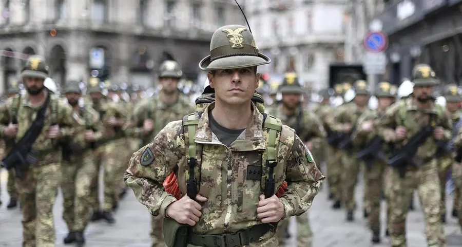 Il cappello con la penna: la lezione degli Alpini nell’epoca dell’individualismo