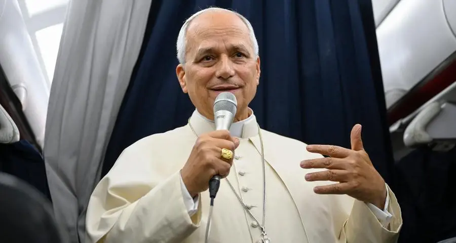 Il Papa in aereo: «L’estrema destra non ha niente a che fare con il cristianesimo. Umanità in pericolo per l’Intelligenza artificiale? Al momento dormo tranquillo»
