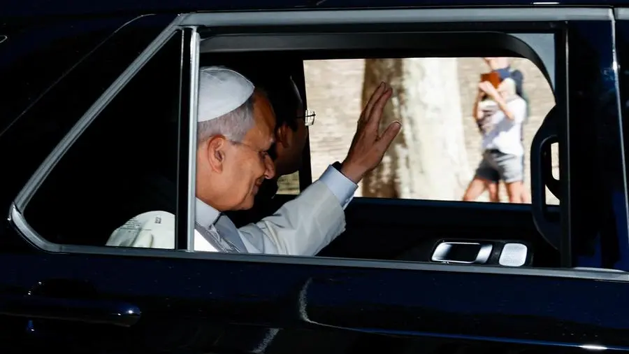 Il Papa ricoverato. Nel pomeriggio l’intervento