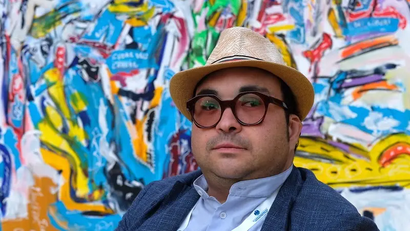 Marck Art, il pittore degli angeli: «Quando ero in coma mi hanno insegnato a dipingere»