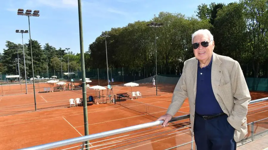 Chi era Nicola Pietrangeli, il primo italiano nella storia del tennis