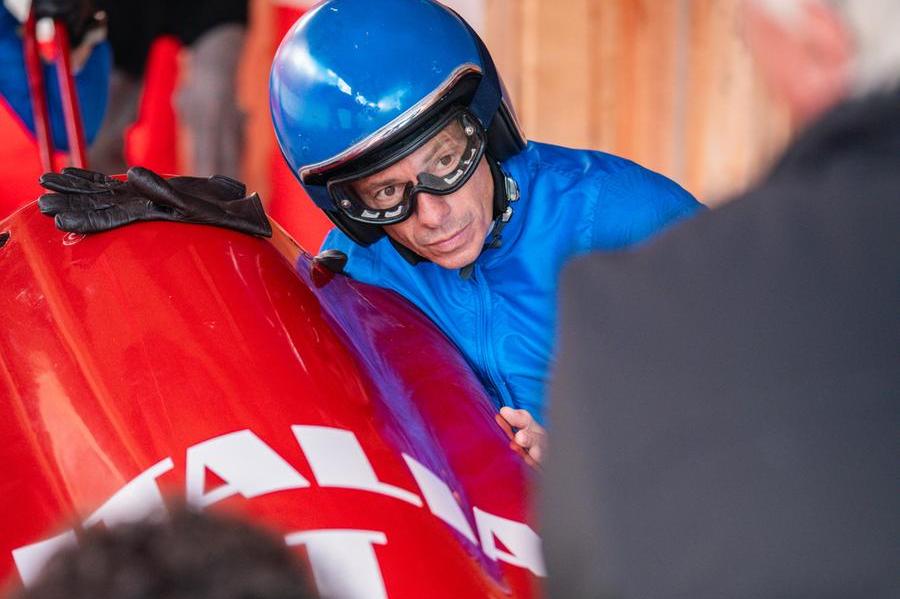 Tonight on TV “Rosso Volante”, here is the true story of Eugenio Monti, famous for having dominated the bob and for a gesture of sportsmanship Tonight on TV “Rosso Volante”, here is the true story of Eugenio Monti, famous for having dominated the bob and for a gesture of sportsmanship