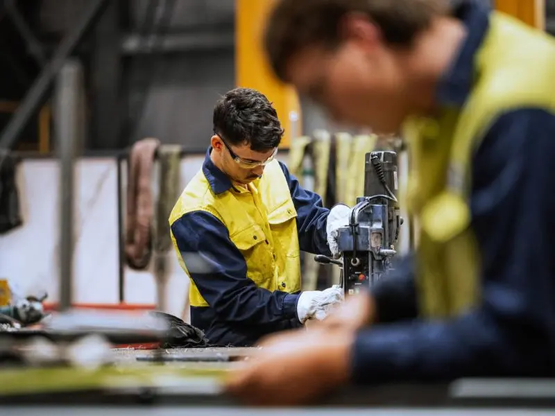 Il lavoro cresce, le culle no: cosa ci racconta davvero la foto dell’Italia scattata dall’Inps