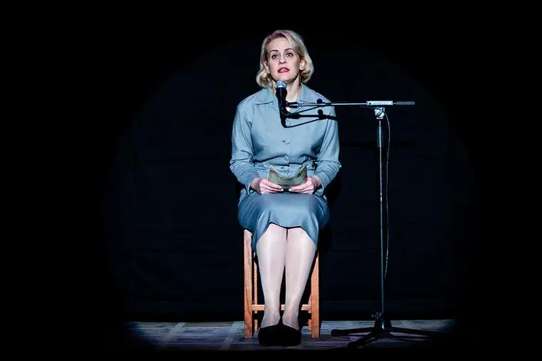 Marina Rocco in \"Io mi chiamo Maria Stuarda, al Teatro Parenti fino all\\'8 marzo