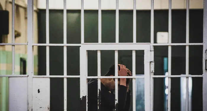 La strage silenziosa nelle celle \"lisce\" dei malati mentali, lasciati senza cura dallo Stato