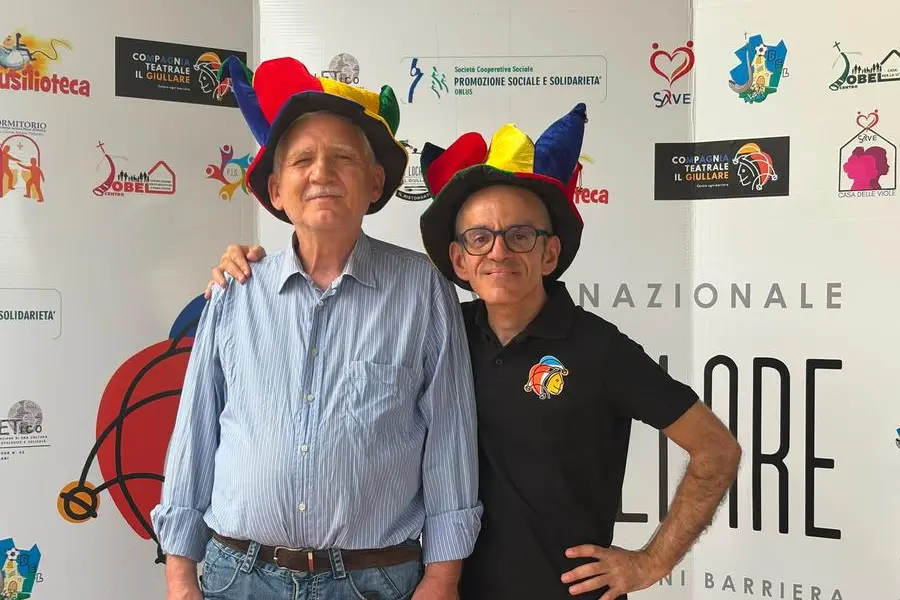 Nella foto, da sinistra: Vincenzo e Alessandro, attori della Compagnia Il Giullare.