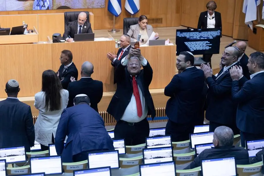 Il ministro della Sicurezza nazionale israeliano, esponente dell\\u2019estrema destra, Itamar Ben-Gvir, esulta alla Knesset dopo l\\u2019approvazione della legge che introduce la pena di morte per palestinesi condannati per attacchi mortali, Gerusalemme, 30 marzo 2026. , REUTERS