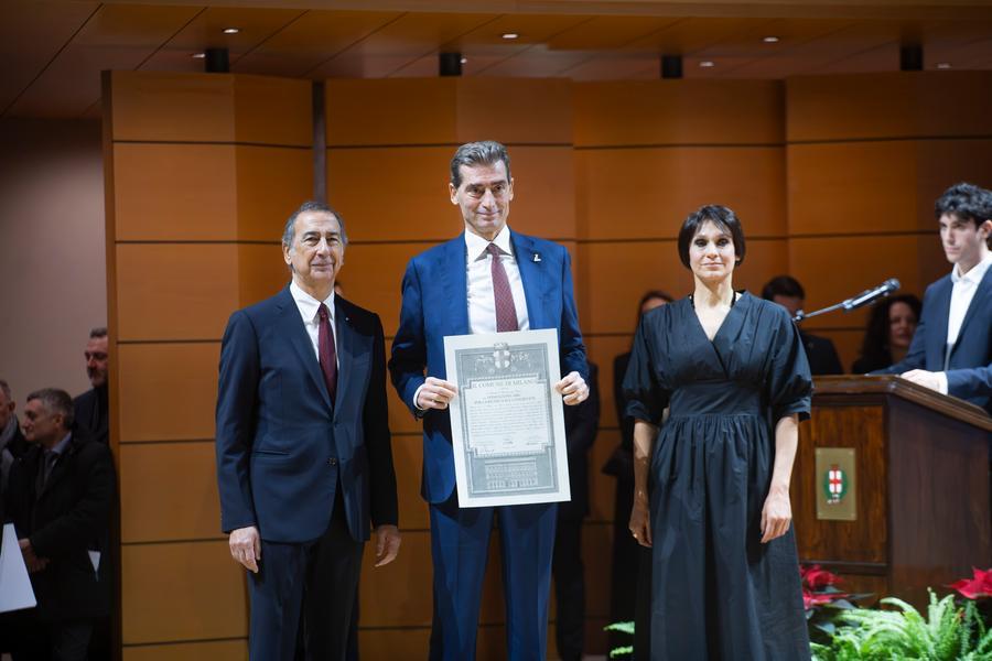 From Milan to the rest of Italy: the Golden Ambrogino to the Airc Foundation, which has supported cancer research for 60 years From Milan to the rest of Italy: the Golden Ambrogino to the Airc Foundation, which has supported cancer research for 60 years