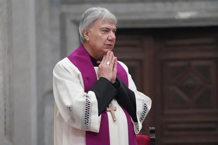 L\\'arcivescovo di Napoli, il cardinale Domenico Battaglia , ANSA