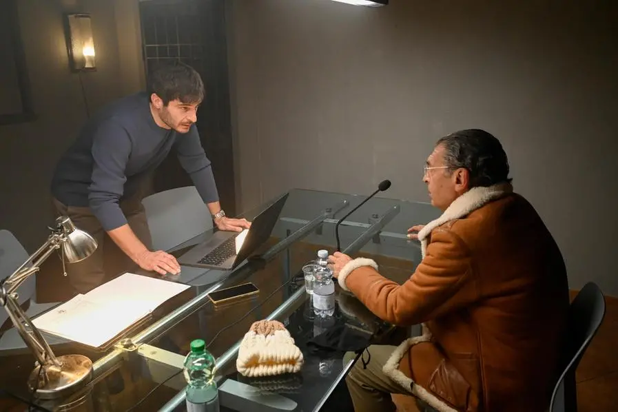 Una foto di scena della serie televisiva Rai \\'L\\'invisibile. La cattura di Matteo Messina Denaro. , Victor Sokolowicz