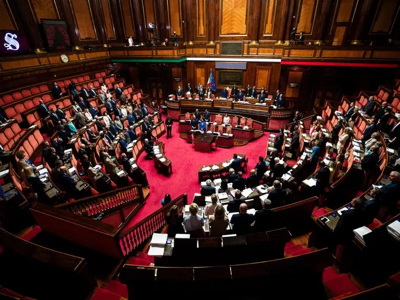 Fine vita, il Senato riapre il dossier ma è scontro sul disegno di legge tra maggioranza e opposizioni