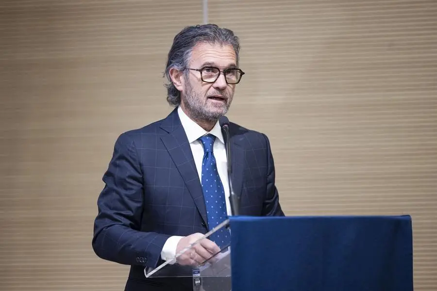 Lo chef Carlo Cracco durante la prolusione