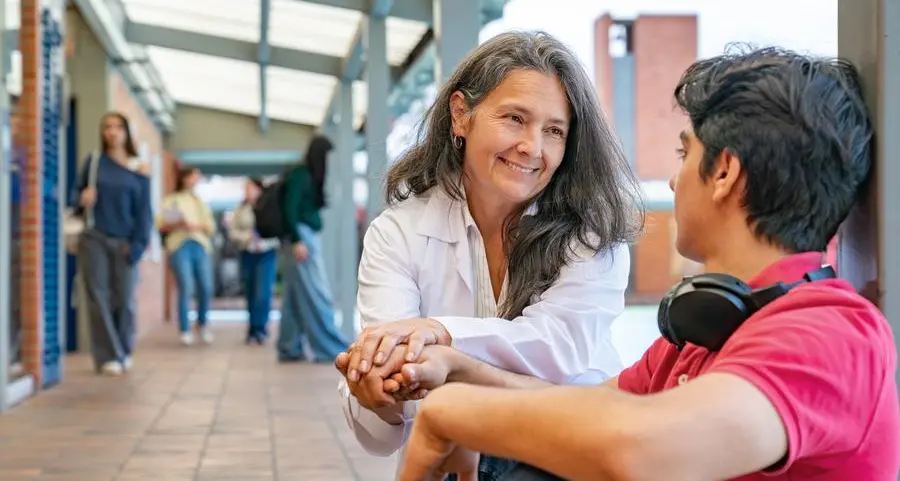 «È giusto voler bene a un alunno difficile e mettere l’ascolto davanti a lezioni, voti e compiti?»
