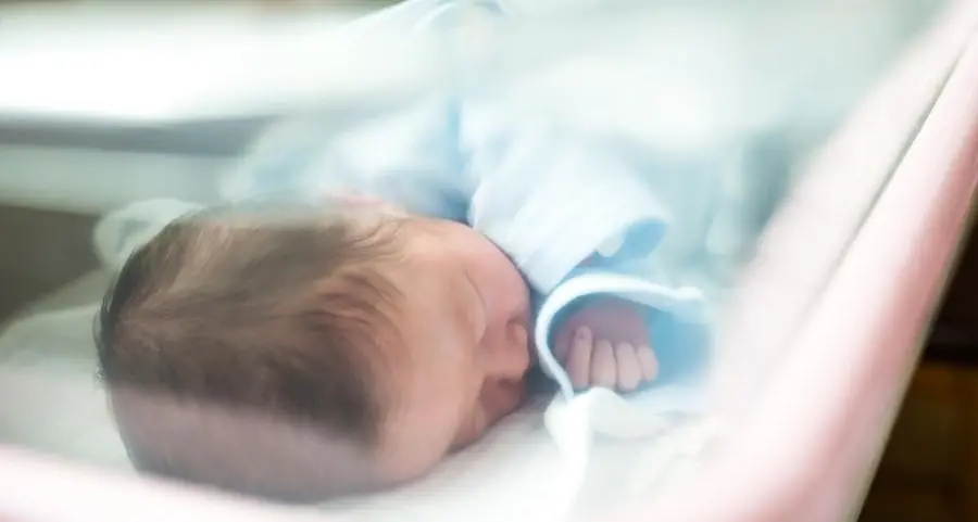 L’avventura di Mattia, il neonato di Napoli prima affidato e poi voluto dai suoi giovanissimi genitori