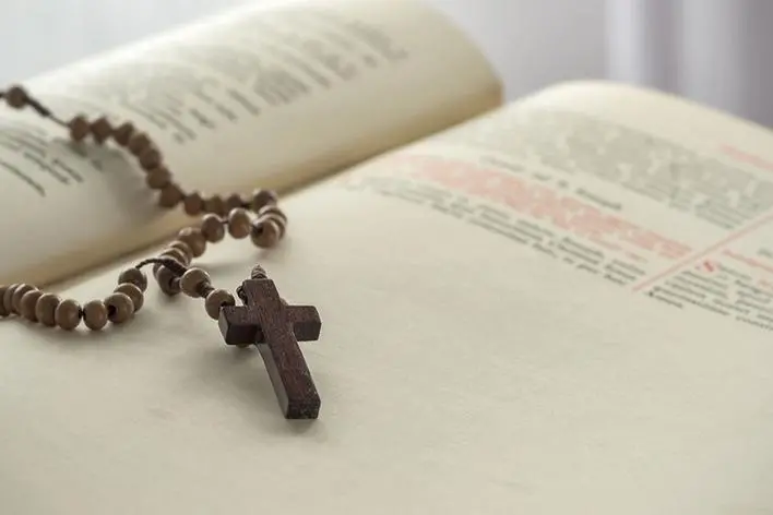 Catholic rosary beads and bible , yotrakbutda - stock.adobe.com