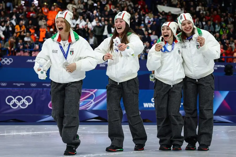 Milano Cortina 2026, la staffetta azzurra argento 3mila metri femminili, short track da sinistra Arianna Fontana, Elisa Confortola, Arianna Sighel e Chiara Betti , REUTERS