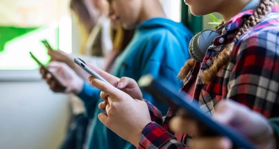 Adolescenti sempre più soli dopo la pandemia: perché servono nuovi spazi educativi