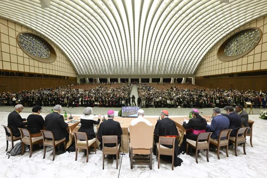 Papa Leone XIV in Aula Paolo VI riceve i partecipanti al Giubileo delle Equipe Sinodali e degli Organismi di partecipazione il 24 ottobre 2025 , ANSA