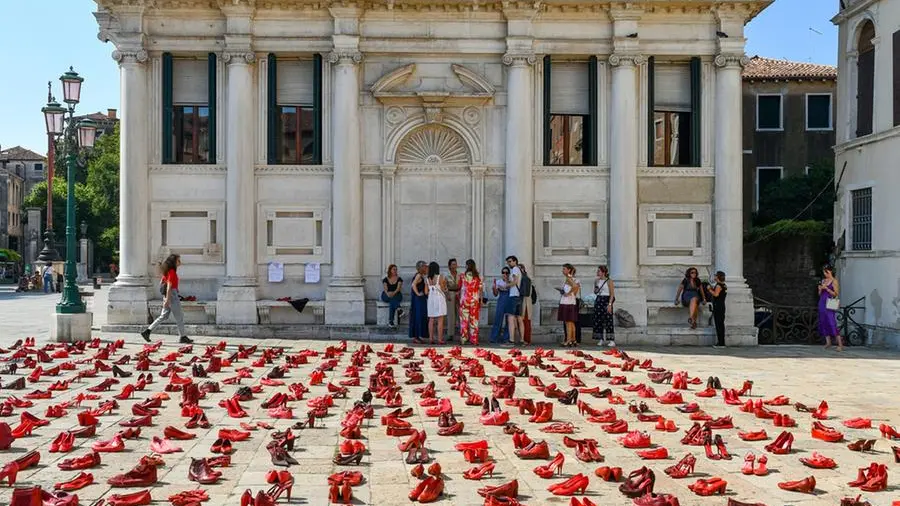 «Se 3 milioni di donne hanno subito violenza è un fenomeno culturale, non un’emergenza»