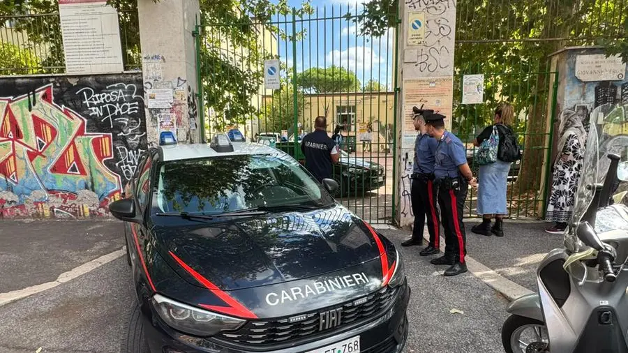 Prof accoltellata: «Siamo noi che non abbiamo fatto i compiti»