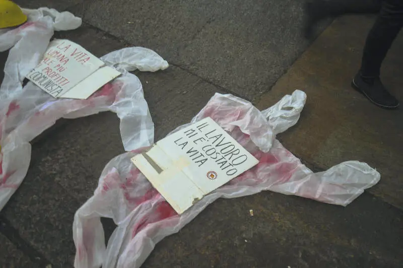 TURIN - PRESIDIUM of grassroots unions against workplace massacres under the Turin labor inspectorate in via arcivescovado Turin 20 December 2021