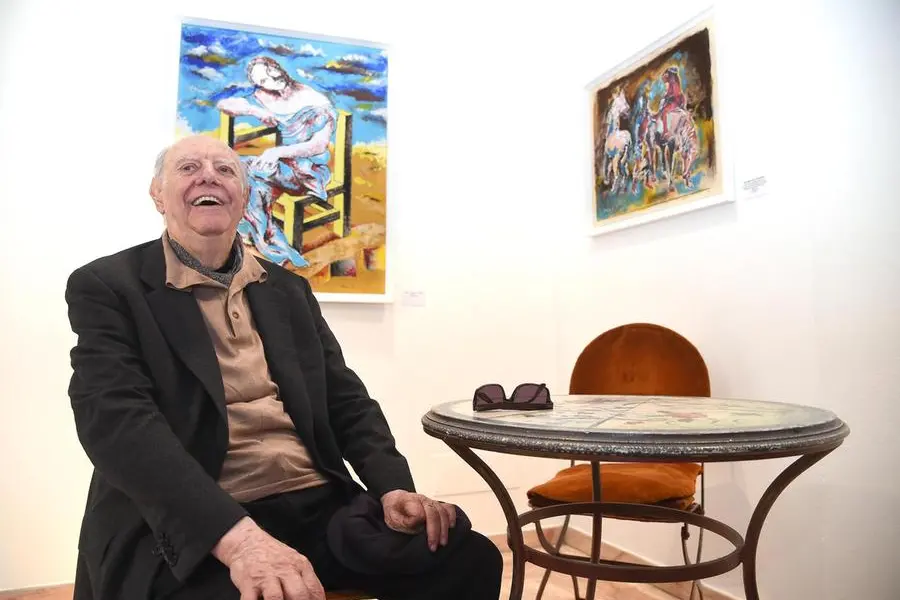 Dario Fo presenta a Milano la mostra dei suoi dipinti ispirati al libro Razza di zingaro (2016). , ANSA