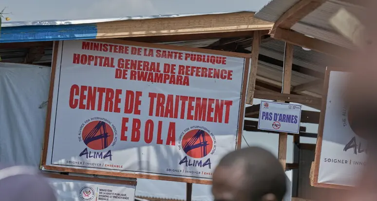 Ebola in Congo: i bambini muoiono due volte, di virus e di silenzio