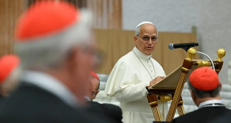 Il Papa ai cardinali: «Ho bisogno del vostro aiuto e lealtà». E sulla guerra: «Risolviamo i conflitti da umani e non da bestie»